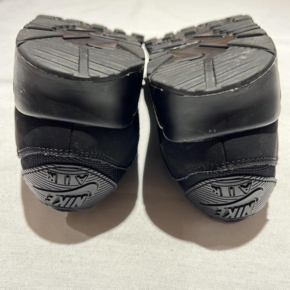 All Black Sneaker Athletic Shoes Men’s Size 9 - Picture 14 of 15